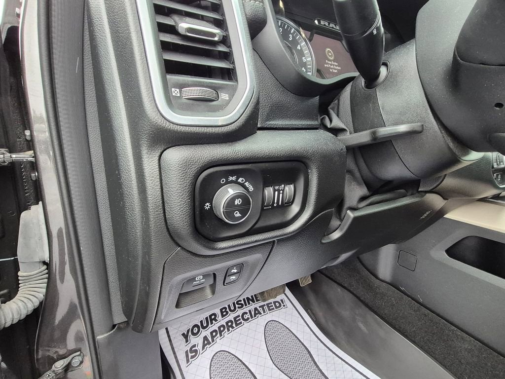 2022 RAM 1500 Laramie Crew Cab 4x4 5'7" Box