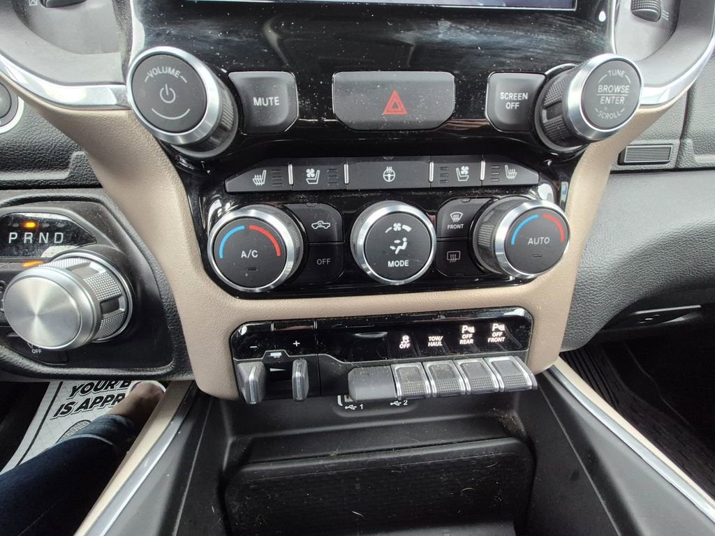 2022 RAM 1500 Laramie Crew Cab 4x4 5'7" Box