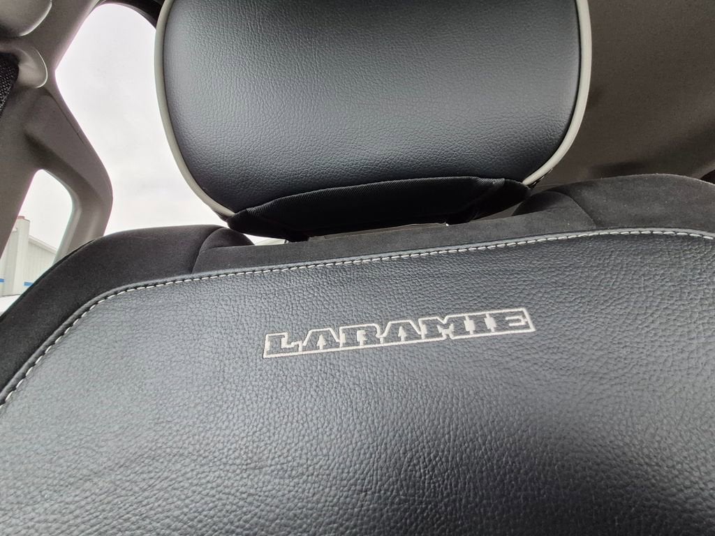 2022 RAM 1500 Laramie Crew Cab 4x4 5'7" Box
