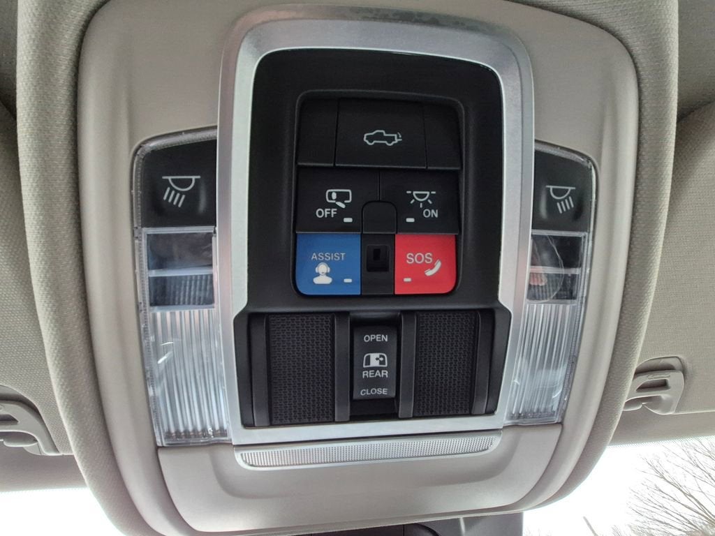 2022 RAM 1500 Laramie Crew Cab 4x4 5'7" Box