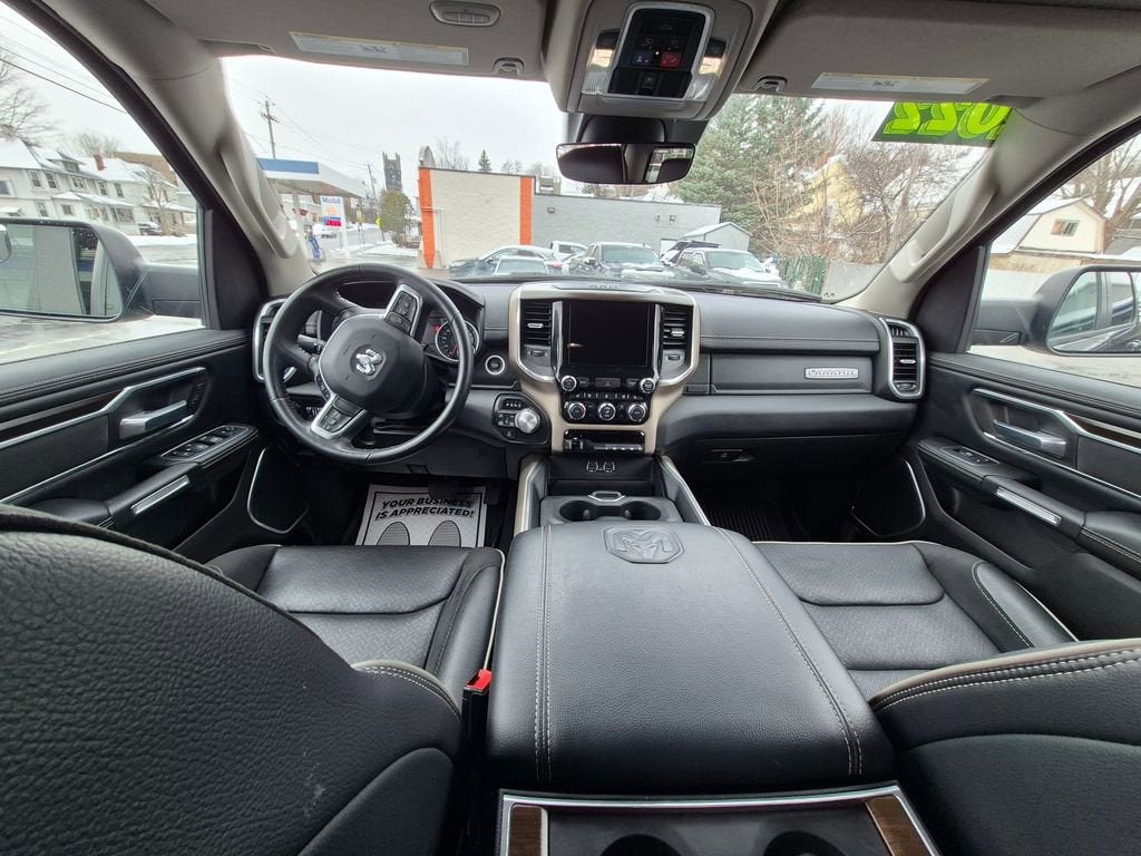 2022 RAM 1500 Laramie Crew Cab 4x4 5'7" Box