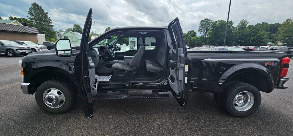 2023 Ford F-350 XLT