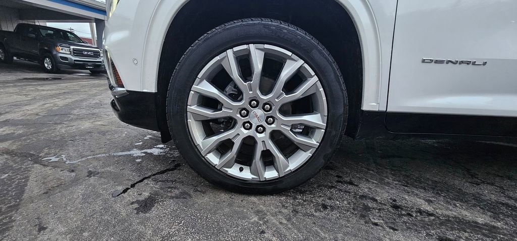2024 GMC Acadia Denali