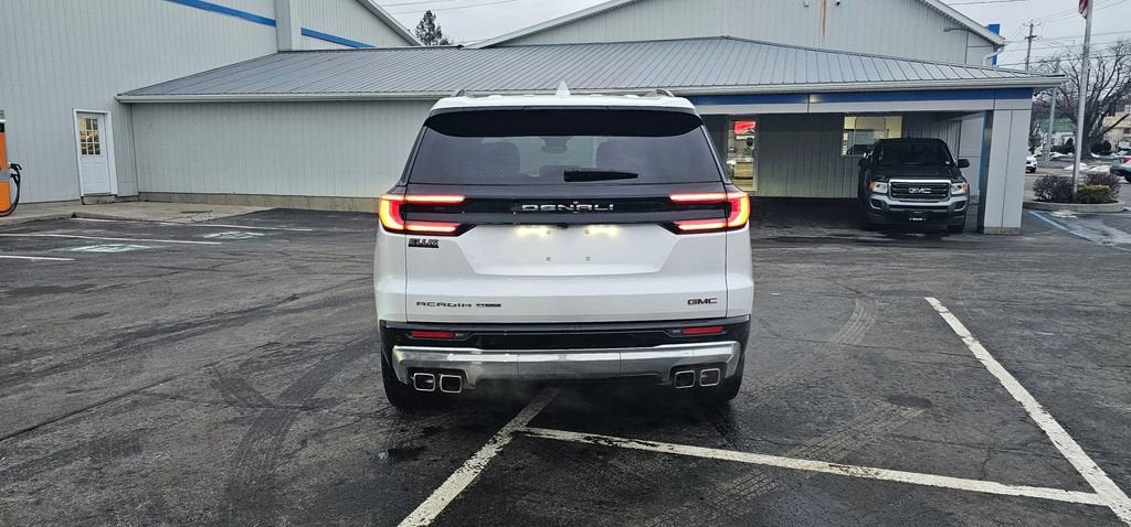 2024 GMC Acadia Denali