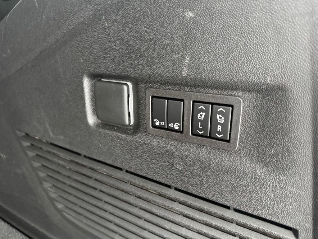 2024 GMC Yukon XL AT4