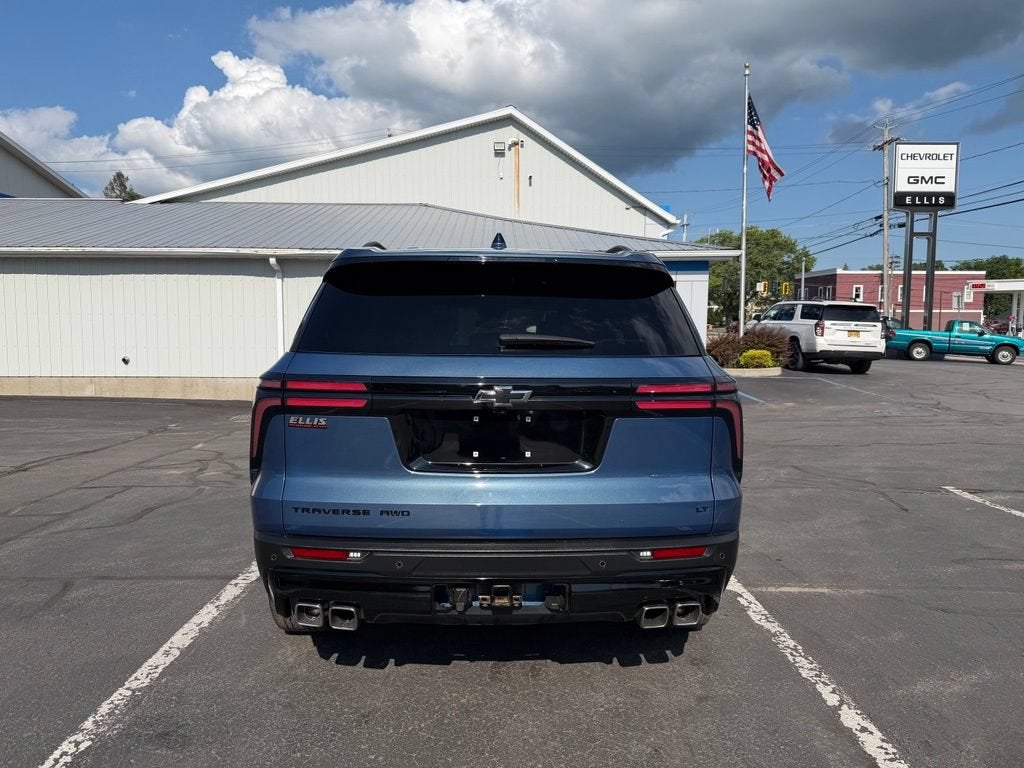 2024 Chevrolet Traverse LT