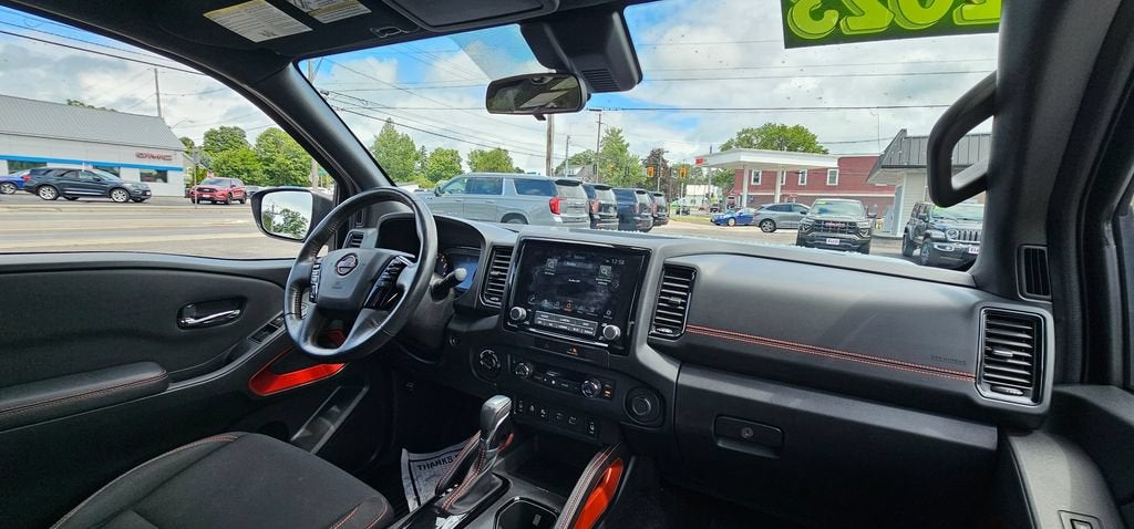 2023 Nissan Frontier Crew Cab PRO-4X 4x4