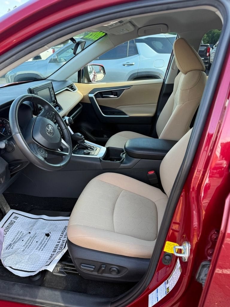 2022 Toyota RAV4 Hybrid XLE
