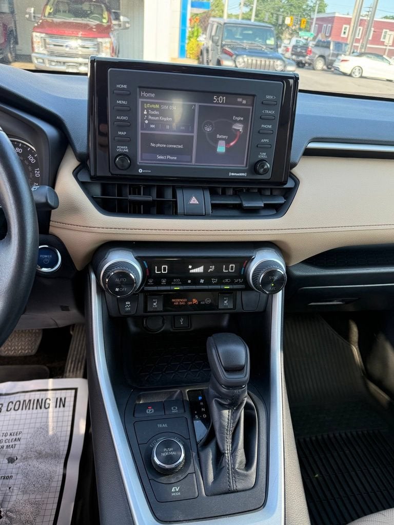 2022 Toyota RAV4 Hybrid XLE
