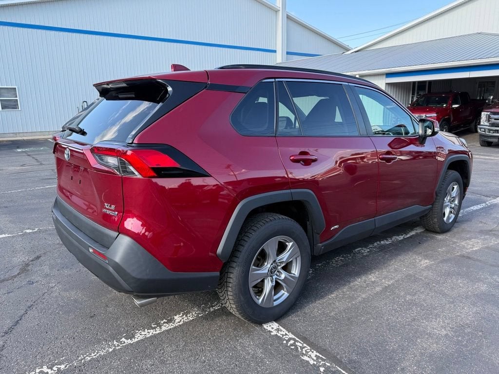 2022 Toyota RAV4 Hybrid XLE