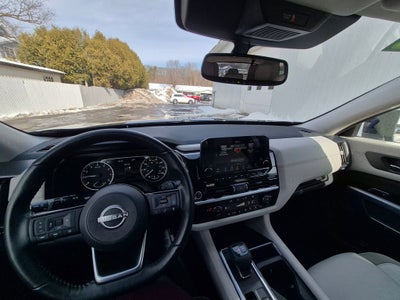 2022 Nissan Pathfinder SL 4WD