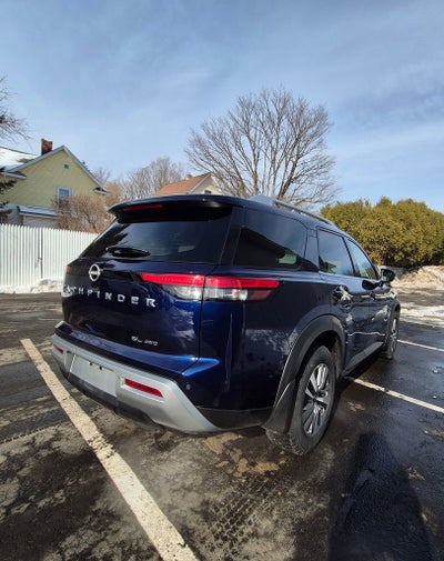 2022 Nissan Pathfinder SL 4WD