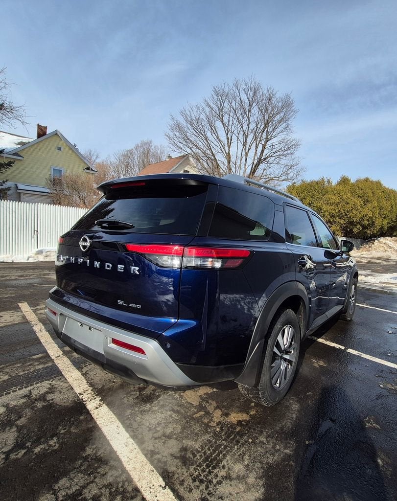 2022 Nissan Pathfinder SL 4WD