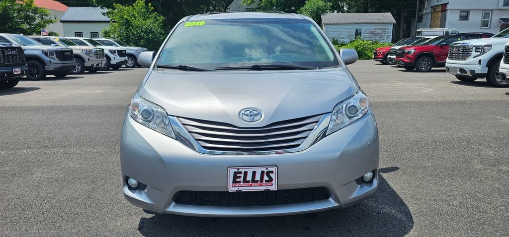 2017 Toyota Sienna XLE 8 Passenger