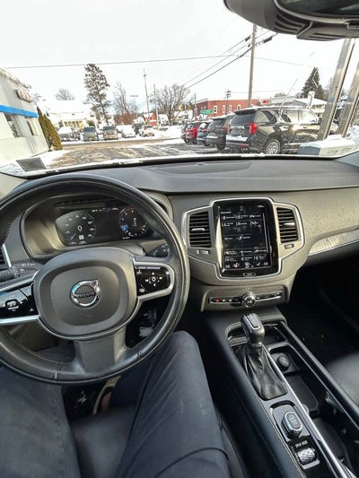 2020 Volvo XC90 Momentum