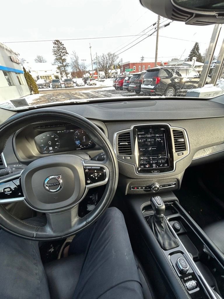 2020 Volvo XC90 Momentum